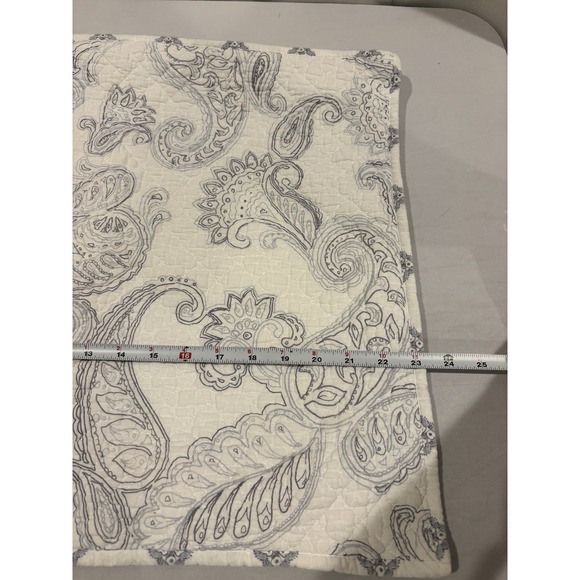 Vera Bradley Gray White Paisley Pillow Shams (2) Zippered Reversible - Picture 8 of 9